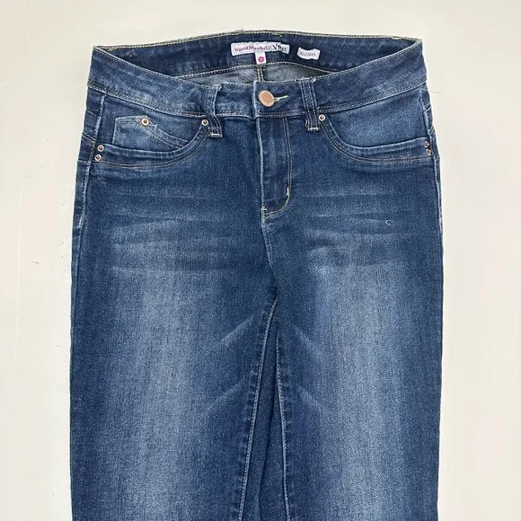 YMI Mid Rise Skinny Women's size 7 Dark Wash Blue Denim Jeans - Picture 2 of 5